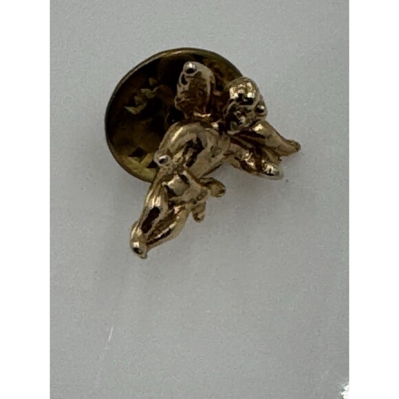 Vintage Guardian Angel Cherub Gold Tone Pin 1" x 1.25" Lapel Hat Brooch - Picture 1 of 7